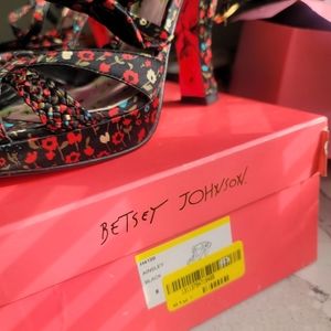 Betsy Johnson Ainsley sz. 8